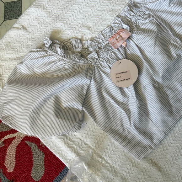 White Off-Shoulder Ruffle Top - Picture 5 of 6